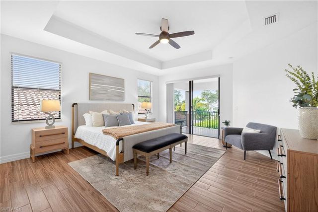 13852 Luna DR, Naples, FL 34109