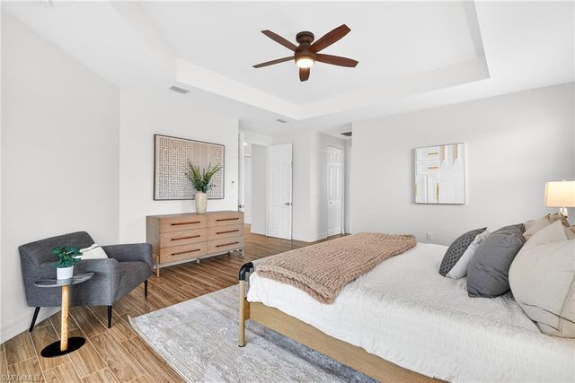 13852 Luna DR, Naples, FL 34109