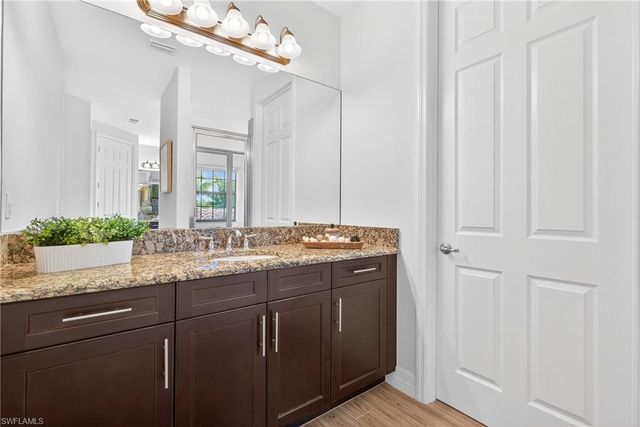 13852 Luna DR, Naples, FL 34109