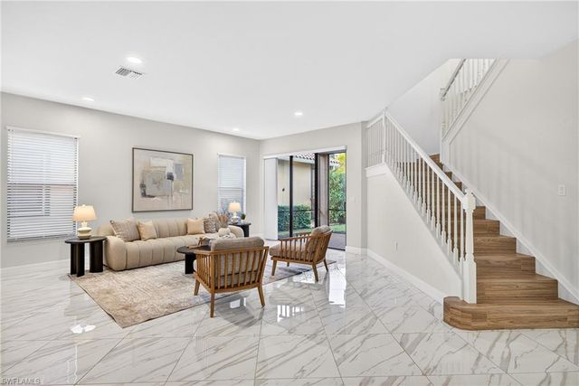 13852 Luna DR, Naples, FL 34109