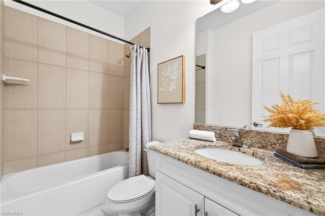 13852 Luna DR, Naples, FL 34109