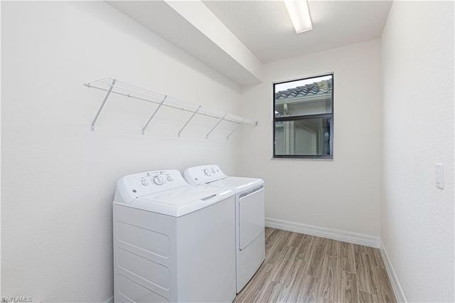 13852 Luna DR, Naples, FL 34109