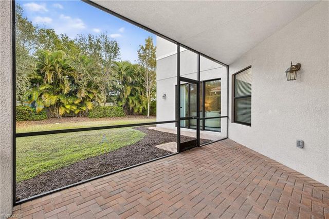 13852 Luna DR, Naples, FL 34109