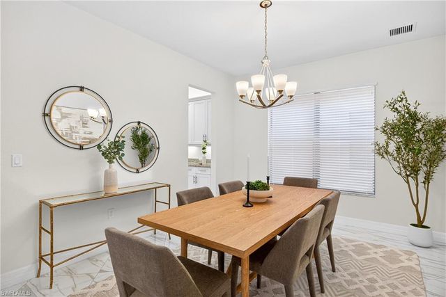 13852 Luna DR, Naples, FL 34109