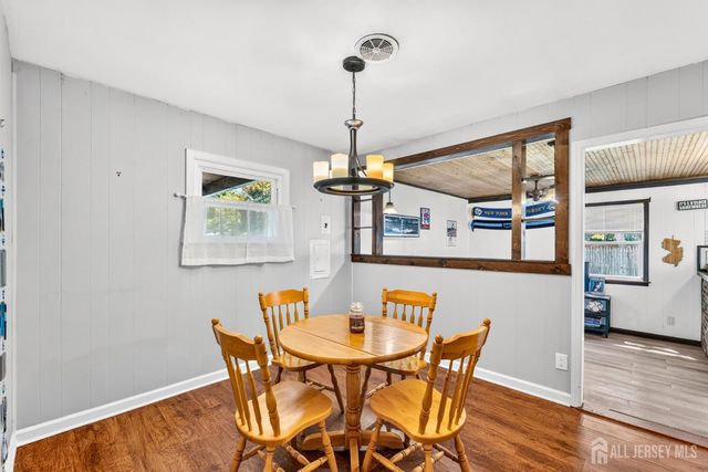 29 Lynn Avenue, Middlesex, NJ 08846