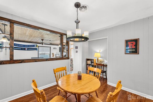 29 Lynn Avenue, Middlesex, NJ 08846