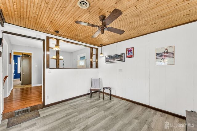 29 Lynn Avenue, Middlesex, NJ 08846