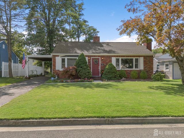 29 Lynn Avenue, Middlesex, NJ 08846