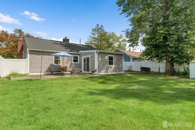29 Lynn Avenue, Middlesex, NJ 08846