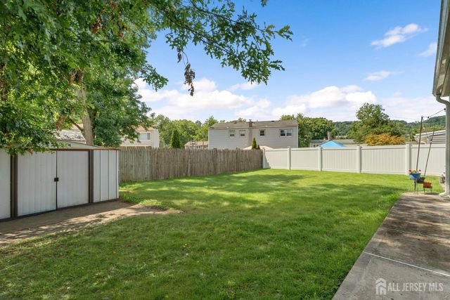 29 Lynn Avenue, Middlesex, NJ 08846