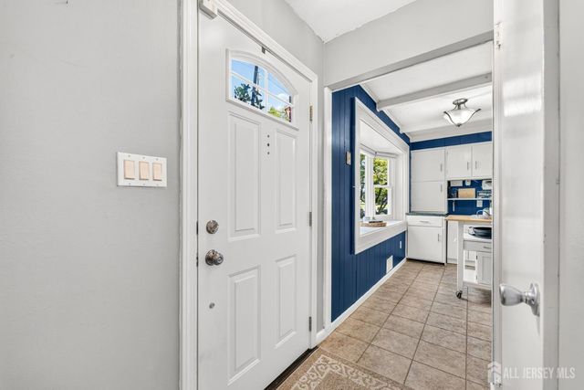 29 Lynn Avenue, Middlesex, NJ 08846