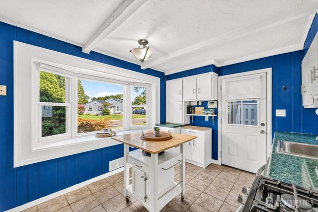 29 Lynn Avenue, Middlesex, NJ 08846