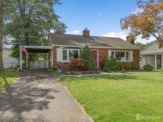 29 Lynn Avenue, Middlesex, NJ 08846