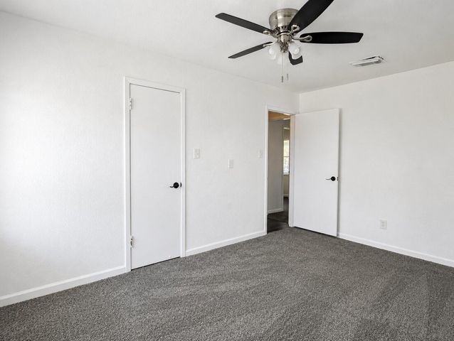 736 Kyle Street, Angleton, TX 77515
