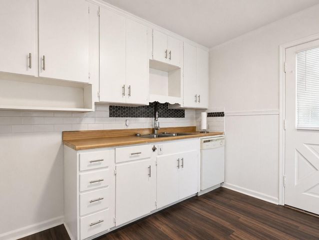 736 Kyle Street, Angleton, TX 77515
