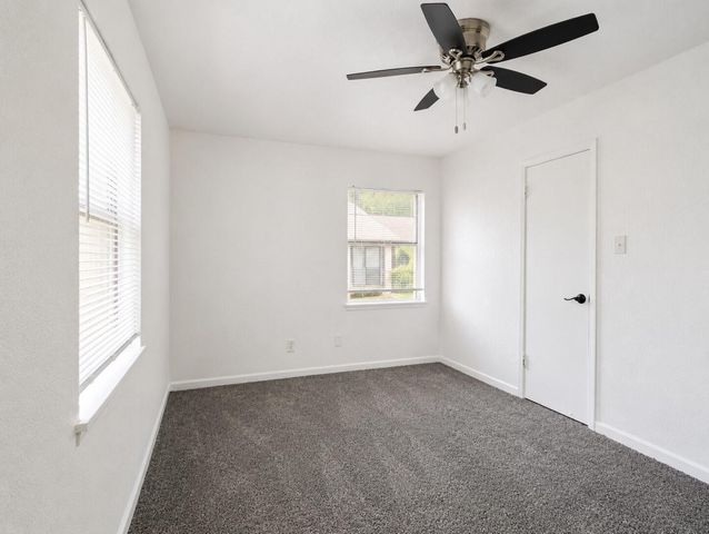 736 Kyle Street, Angleton, TX 77515