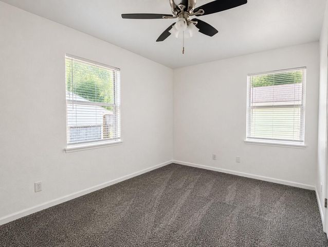 736 Kyle Street, Angleton, TX 77515