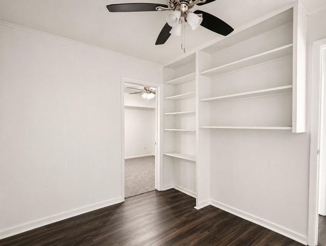 736 Kyle Street, Angleton, TX 77515
