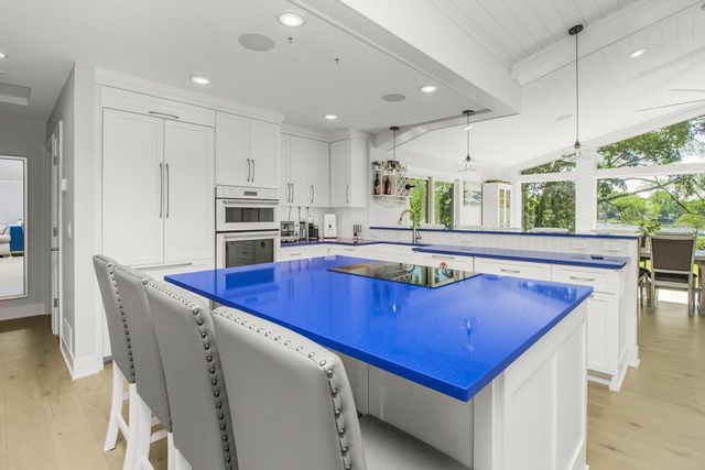 2968 W Owasso Boulevard, Roseville, MN 55113