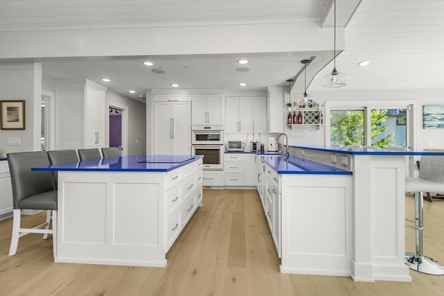 2968 W Owasso Boulevard, Roseville, MN 55113