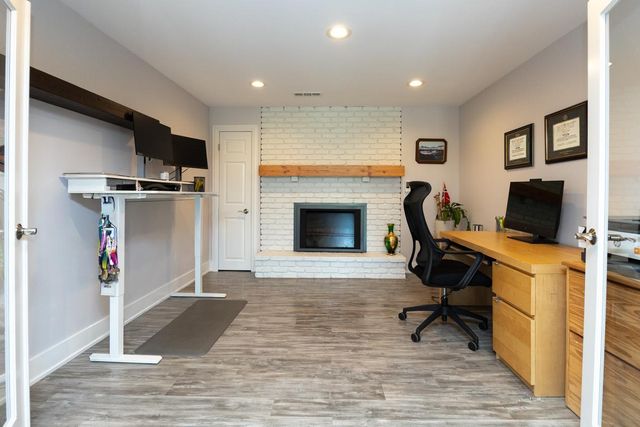2968 W Owasso Boulevard, Roseville, MN 55113