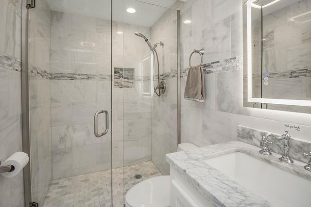 2968 W Owasso Boulevard, Roseville, MN 55113