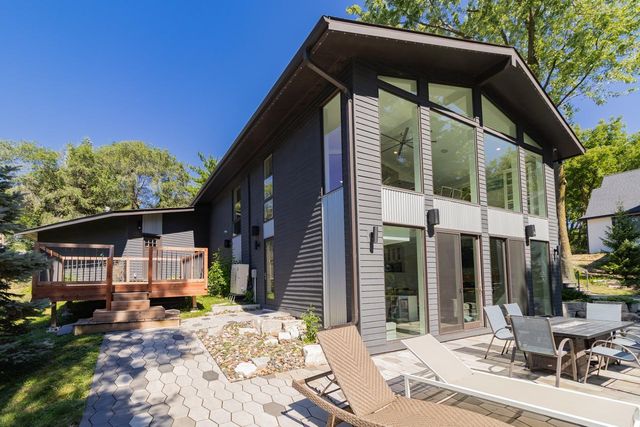 2968 W Owasso Boulevard, Roseville, MN 55113