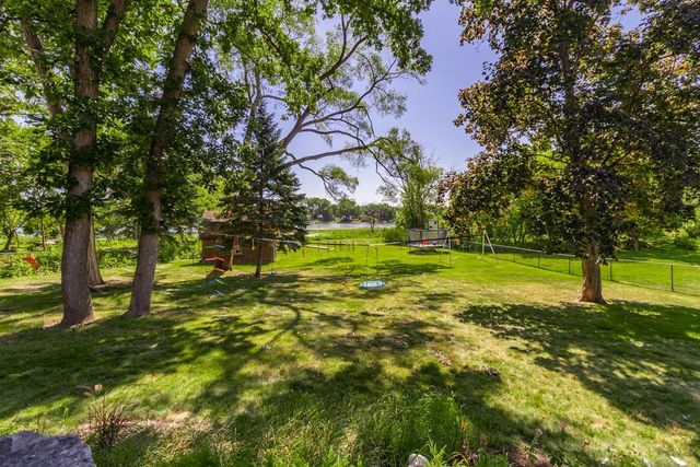 2968 W Owasso Boulevard, Roseville, MN 55113