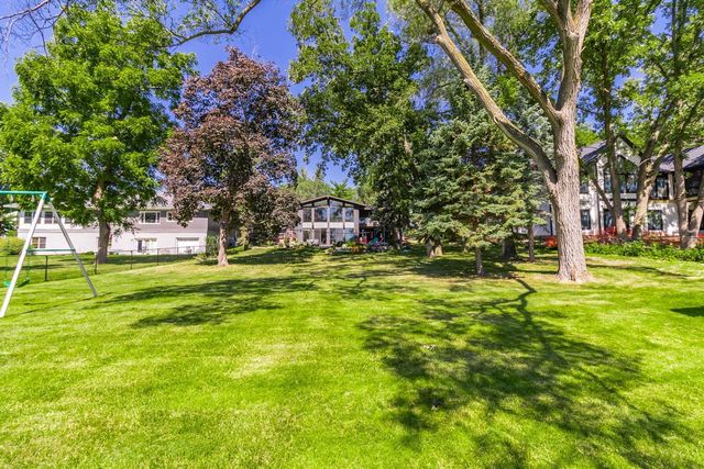 2968 W Owasso Boulevard, Roseville, MN 55113