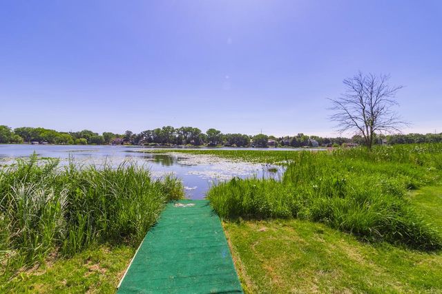 2968 W Owasso Boulevard, Roseville, MN 55113