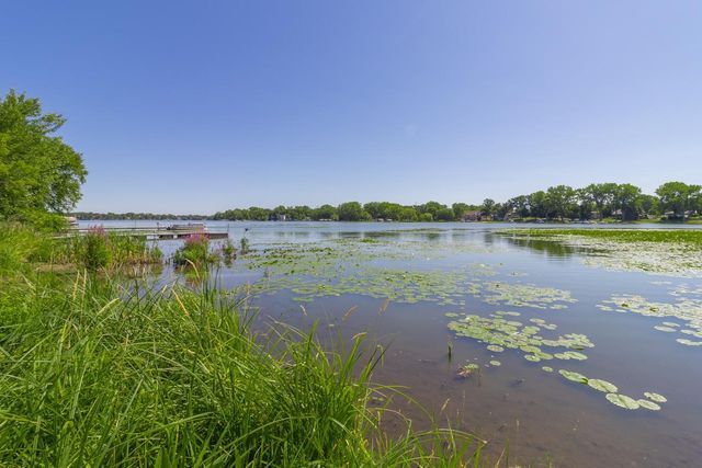 2968 W Owasso Boulevard, Roseville, MN 55113