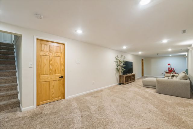 116 Edgewood Road NW, Cedar Rapids, IA 52405