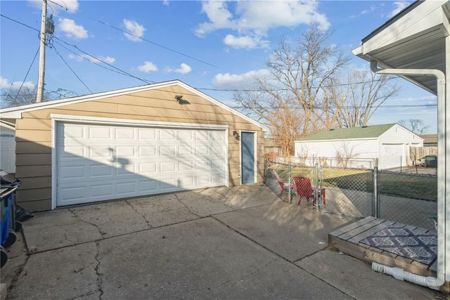 116 Edgewood Road NW, Cedar Rapids, IA 52405