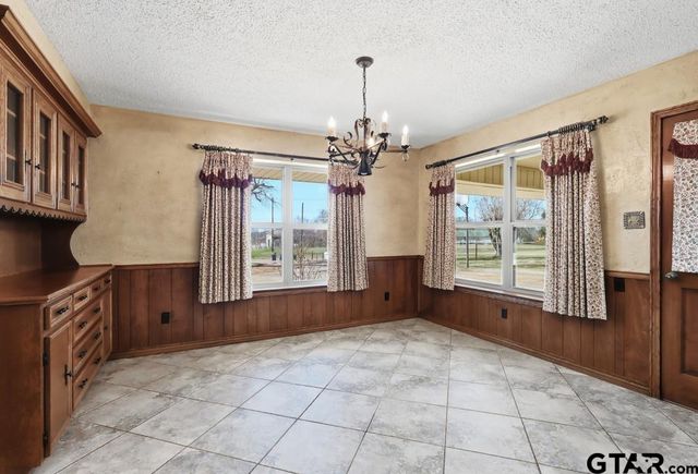 810 W Pine St, Winnsboro, TX 75494