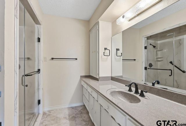 810 W Pine St, Winnsboro, TX 75494