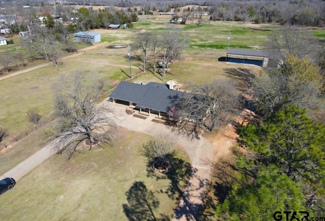 810 W Pine St, Winnsboro, TX 75494