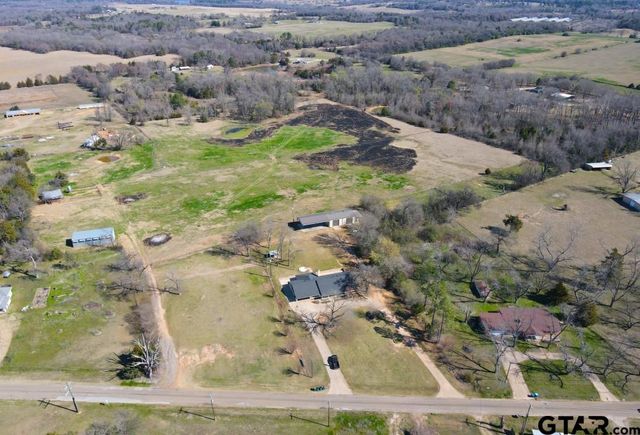 810 W Pine St, Winnsboro, TX 75494