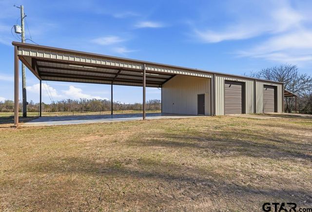 810 W Pine St, Winnsboro, TX 75494