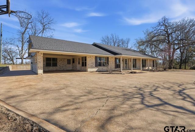 810 W Pine St, Winnsboro, TX 75494