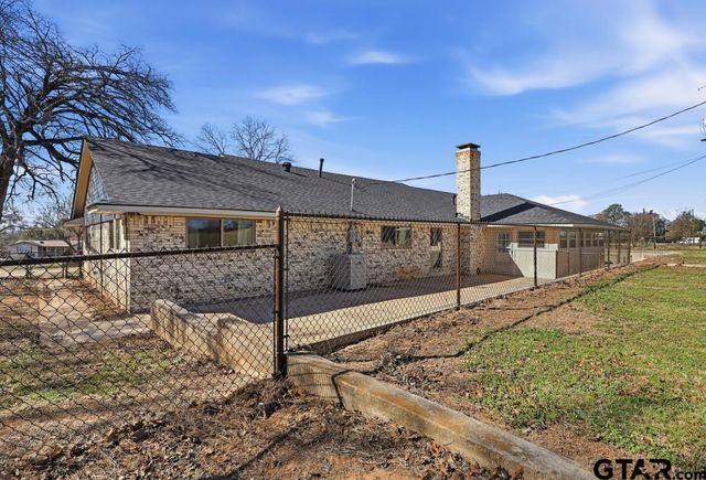 810 W Pine St, Winnsboro, TX 75494