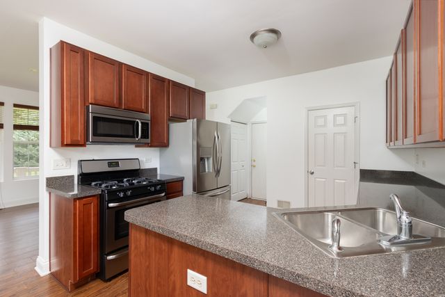 2534 Evergreen Circle, Mchenry, IL 60050