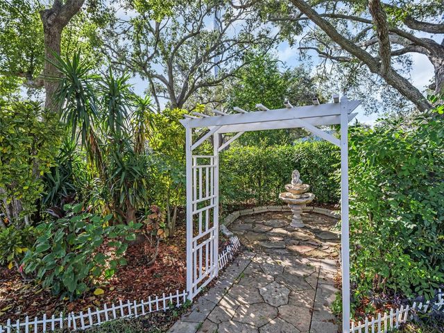 3061 ALT 19, Palm Harbor, FL 34683