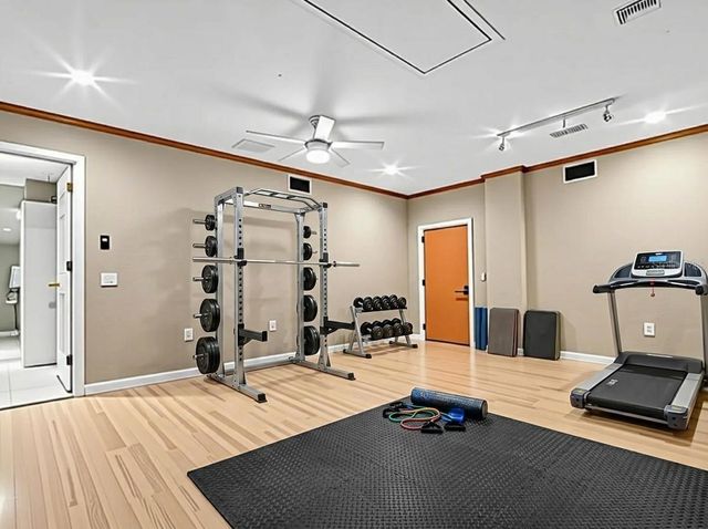 3061 ALT 19, Palm Harbor, FL 34683