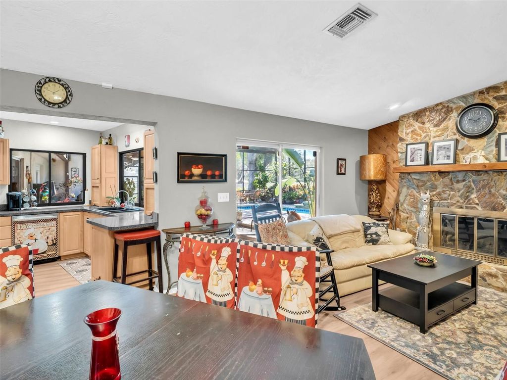 Image 17 of property listing at 3061 ALT 19, Palm Harbor, FL 34683