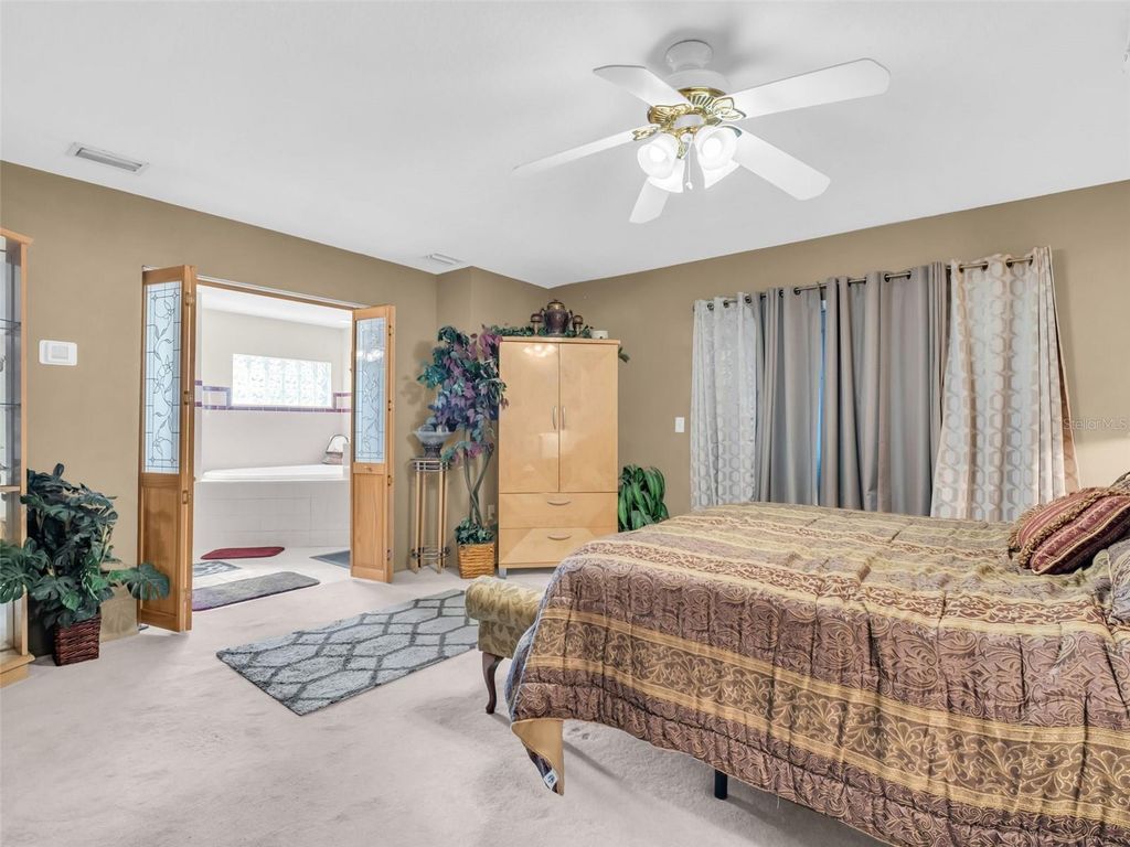 Image 19 of property listing at 3061 ALT 19, Palm Harbor, FL 34683