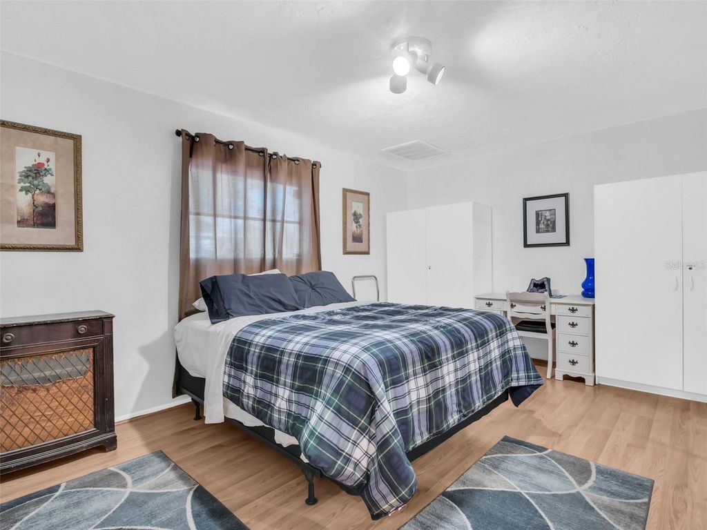 Image 34 of property listing at 3061 ALT 19, Palm Harbor, FL 34683