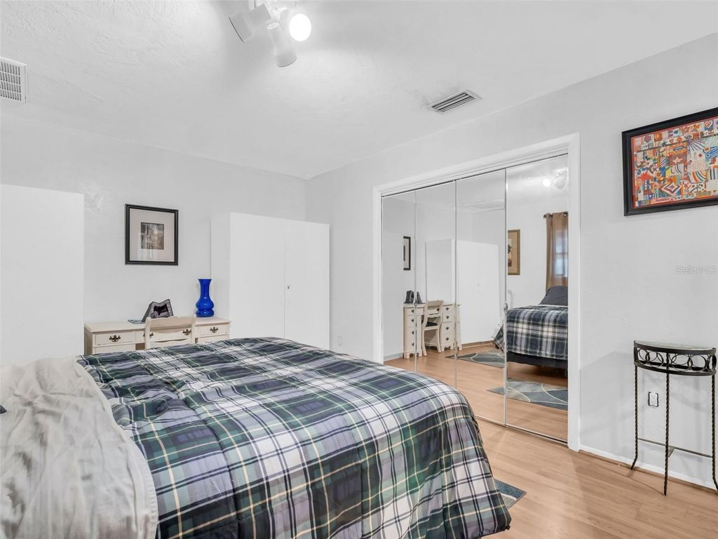 Image 35 of property listing at 3061 ALT 19, Palm Harbor, FL 34683