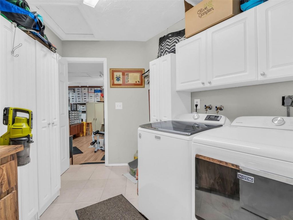 Image 43 of property listing at 3061 ALT 19, Palm Harbor, FL 34683