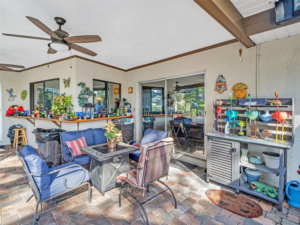 Image 46 of property listing at 3061 ALT 19, Palm Harbor, FL 34683