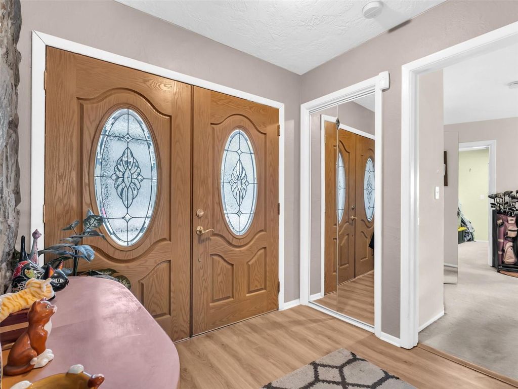 Image 7 of property listing at 3061 ALT 19, Palm Harbor, FL 34683